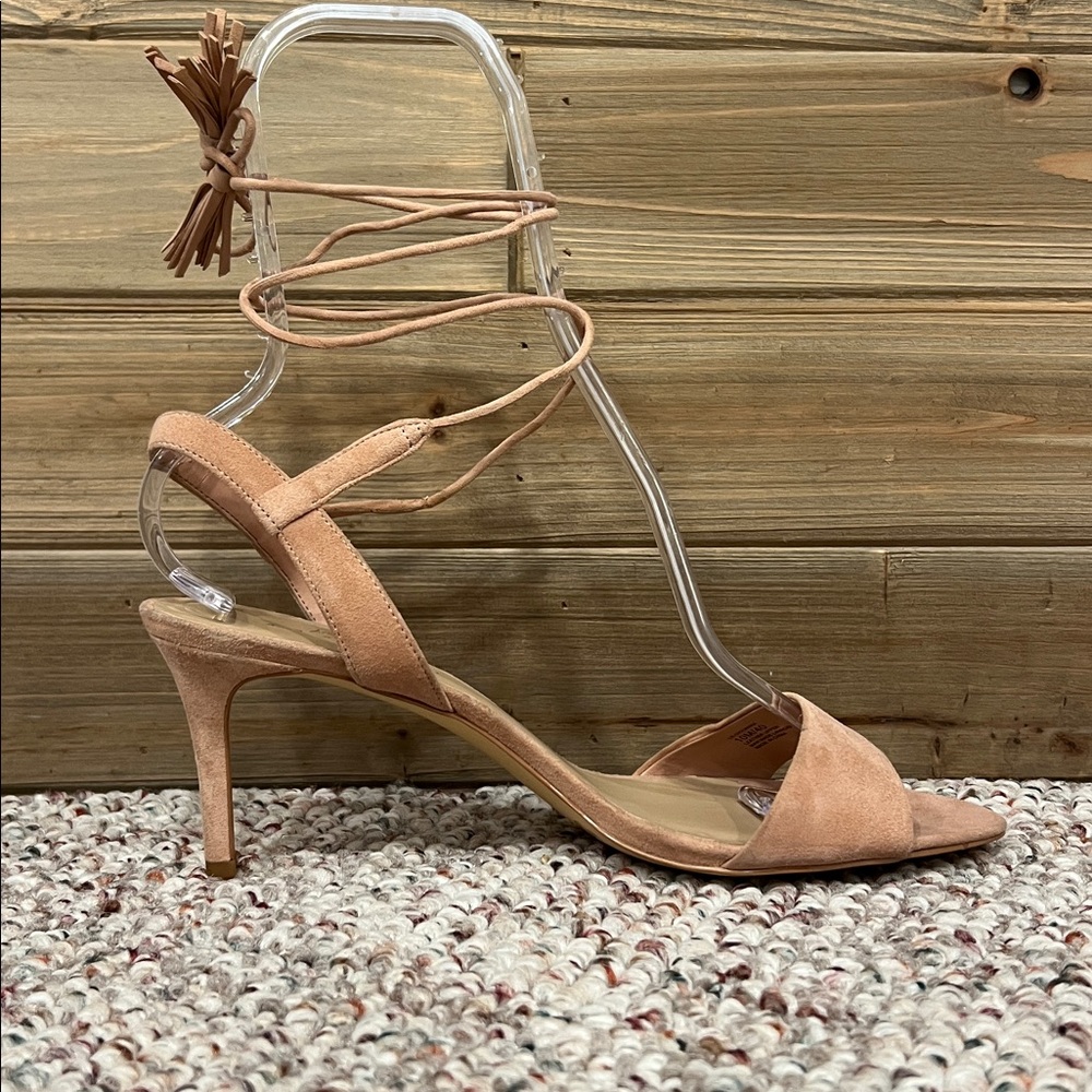 Lord & Taylor 424 Fifth Giovanna Blush Rose Suede Slingback Heels - Picture 10 of 14